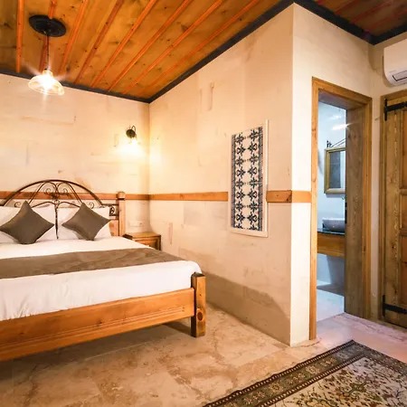 מלון Sapphire Stone House 4*